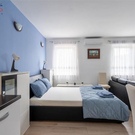 Studio Tommy 2 Rovinj Extérieur photo